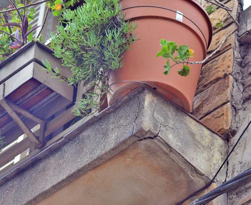 Resultado de imagen para MATEROS EN BALCONES