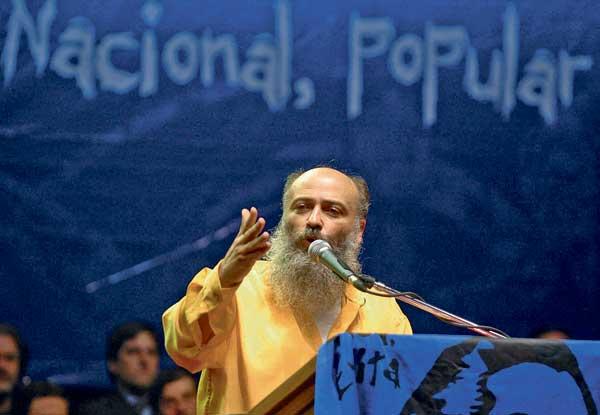 KIRCHNERISTA DURO. Emilio Pérsico, líder piquetero del Movimiento Evita, era subsecretario de Comercialización del Ministerio de Desarrollo Social. NA