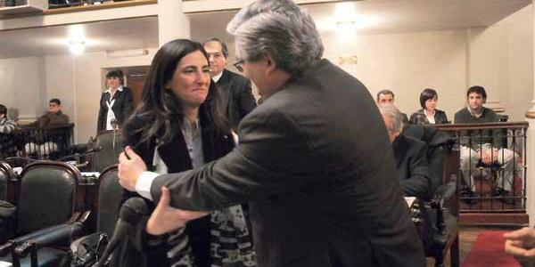 FRENTE A FRENTE. En principio, la peronista Carolina Vargas Aignasse y el ex fiscal Esteban Jerez competirán por ser la segunda autoridad del ente de selección. PRENSA LEGISLATURA