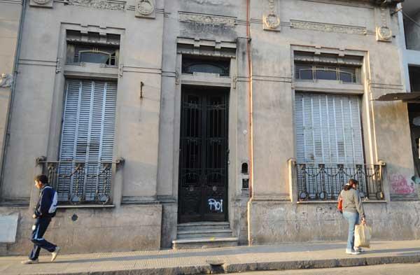 EN DISPUTA. Los dueños de la vivienda no quieren que les quiten el inmueble. LA GACETA / INES QUINTEROS ORIO