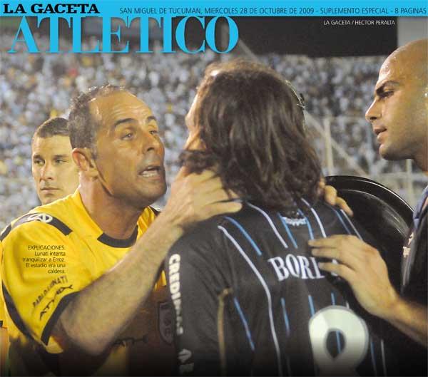 EXPLICACIONES. Lunati intenta tranquilizar a Erroz. El estadio era una caldera.