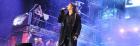 IDOLO LATINO. A pesar del calor que reinaba en el inmenso escenario, Ricardo Arjona lució un saco negro muy largo y jeans del mismo color. LA GACETA / ENRIQUE GALINDEZ