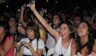 GRITOS Y LAGRIMAS. Las chicas festejaron cada uno de los temas del cantante. LA GACETA / ENRIQUE GALINDEZ