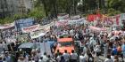COMO TODOS LOS MIERCOLES. Los trabajadores de la sanidad coparon la plaza. ARCHIVO LA GACETA/FRANCO VERA