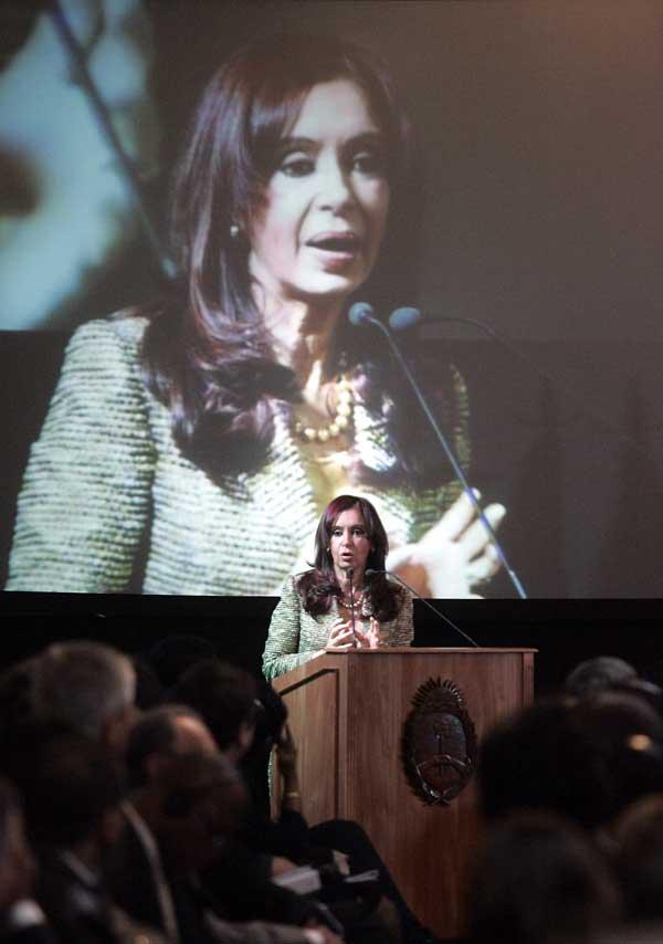 EN EL PALACIO SAN MARTIN. La Presidenta disertó ante ministros de Trabajo de todo el continente. DYN
