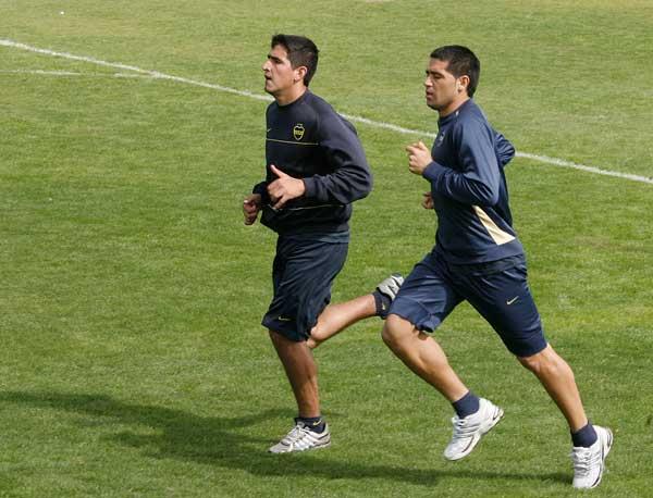 AL ATAQUE. Lucas Viatri y Juan Román Riquelme conformarán la ofensiva de los 