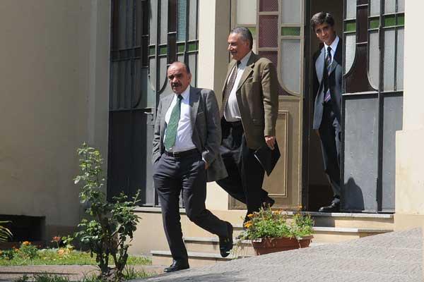 CARAS LARGAS. Los ministros Jiménez y Yedlin se retiraron con las manos vacías del último encuentro en el arzobispado. LA GACETA/JUAN PABLO SANCHEZ NOLI