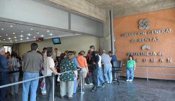 FUERTE IMPACTO. El cobro de impuestos provinciales implicará ingresos por casi $ 1.400 millones durante 2010. LA GACETA / FRANCO VERA