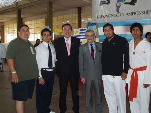 DELEGACION. Bustos e Iñigo (ambos a la derecha) se lucieron en el torneo.