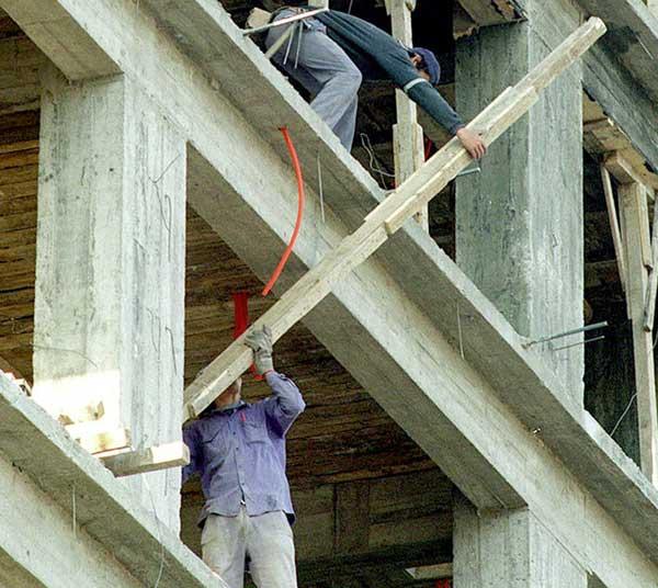 A SALVO. Según el Indec, la actividad de la construcción no se retrajo tanto. LA GACETA / OSCAR FERRONATO