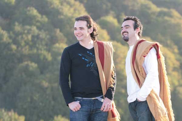TALENTO. Julián Humarán y Gustavo Páez actúan desde hace una década.