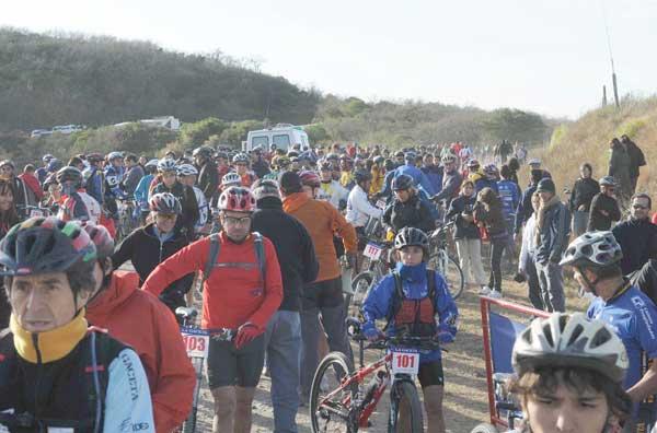 LARGADA. Los bikers partirán desde la Antena de Villa Nougués. LA GACETA / HECTOR PERALTA