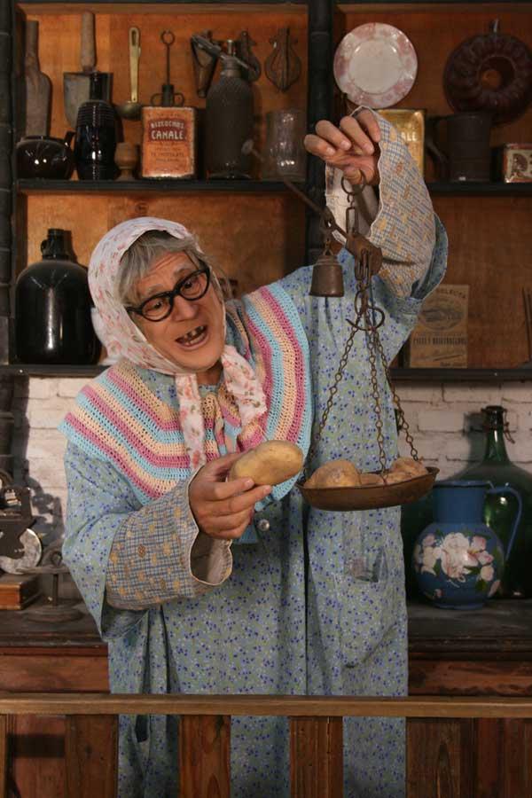 PROBLEMAS COMUNES. Doña Jovita es un personaje querible.
