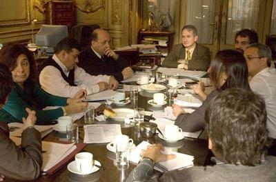 ENCUENTRO. El titular de Cultura, Jorge Coscia, con referentes provinciales. SECRETARIA DE CULTURA DE LA NACION