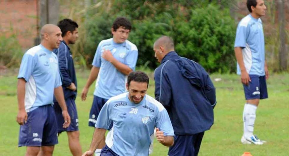 ALEGRIA. Abundaron las risas durante la práctica de ayer. La motivación es fundamental por estos días en el búnker albiceleste; tanto como el fútbol que quiere ver Gómez en sus dirigidos.