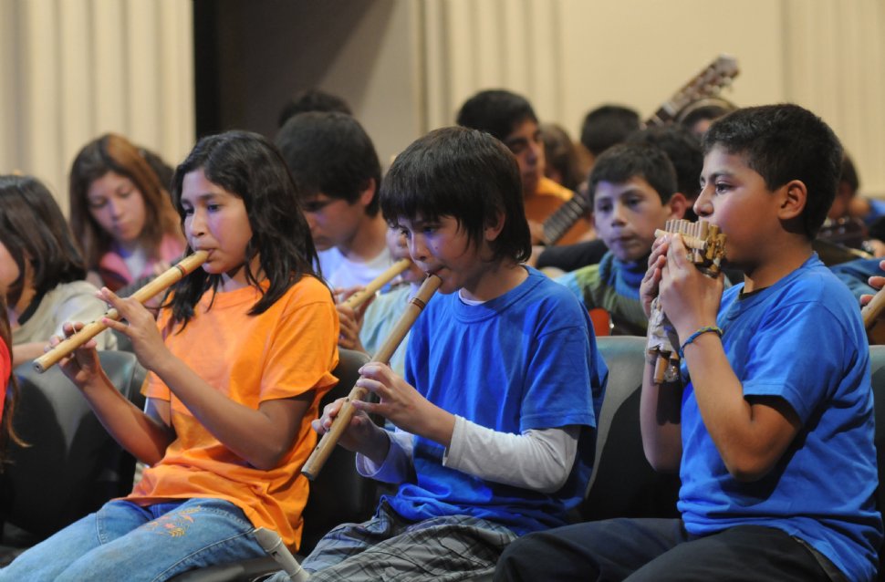 INCENTIVADOS. Maestros afirman que los chicos que hacen música rinden más en la escuela que los demás. LA GACETA / FRANCO VERA