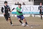 LE FALTA. A Alvarez no le llegó mucho el balón. De todos modos cumplió.
