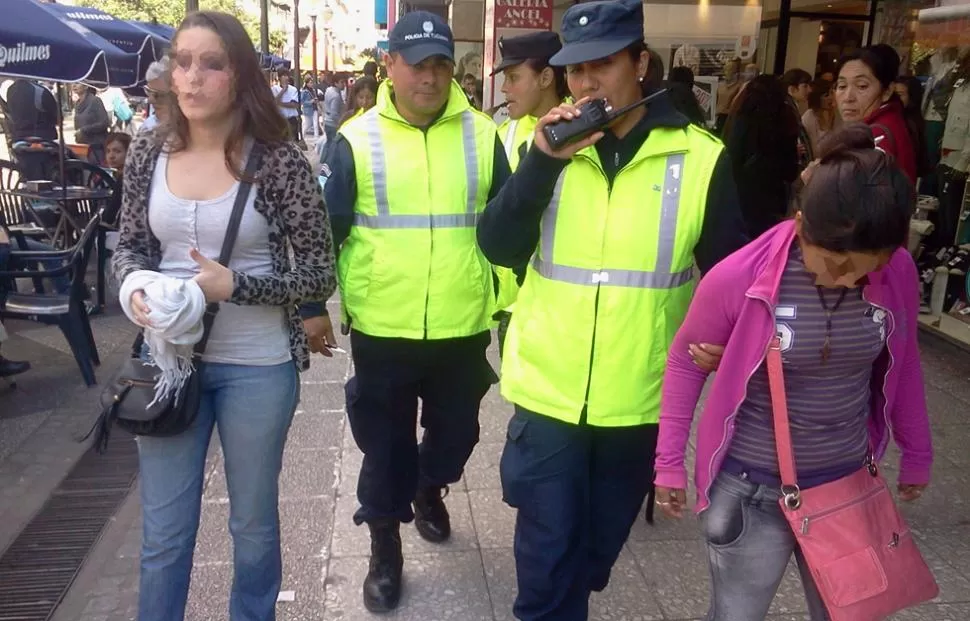 Una Joven Detuvo A La Mechera Que Le Rob La Cartera