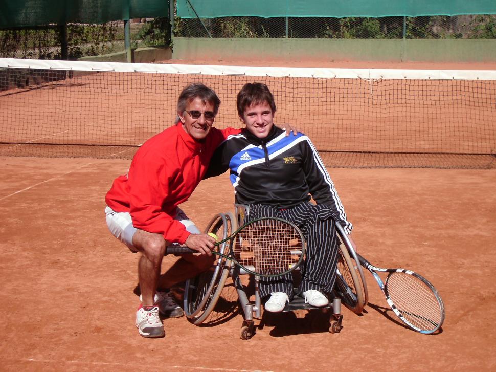 Humberto Méndez y Facundo Palacio al terminar su partido - Foto gentileza Tenis Tucumano