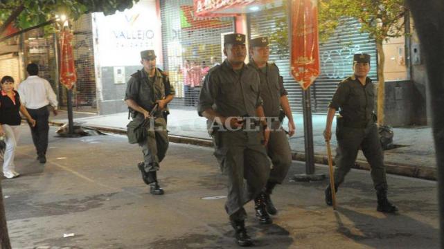 Gobierno otorga aumento de sueldo a gendarmes Gobierno otorga aumento de sueldo a gendarmes