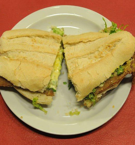Featured image of post Sandwich De Milanesa Tucumano S ndwich de milanesa is a very popular argentinian sandwich also eaten in uruguay