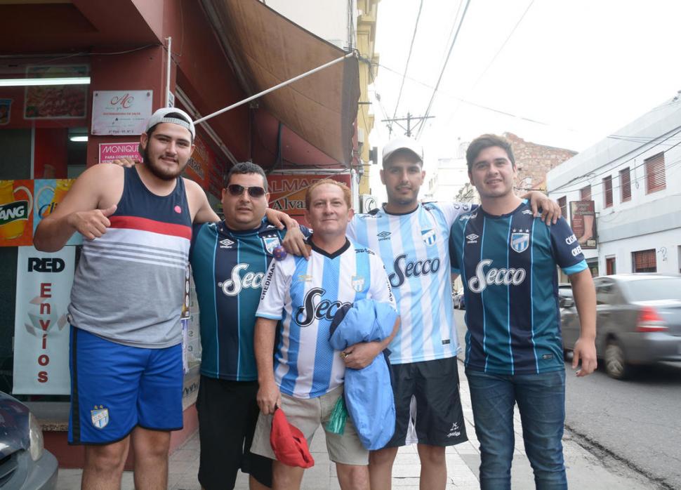 Los hinchas de Atlético fueron a Salta soñando con Quito - La Gaceta Tucumán (Sátira) (Comunicado de prensa) (Registro) (blog)