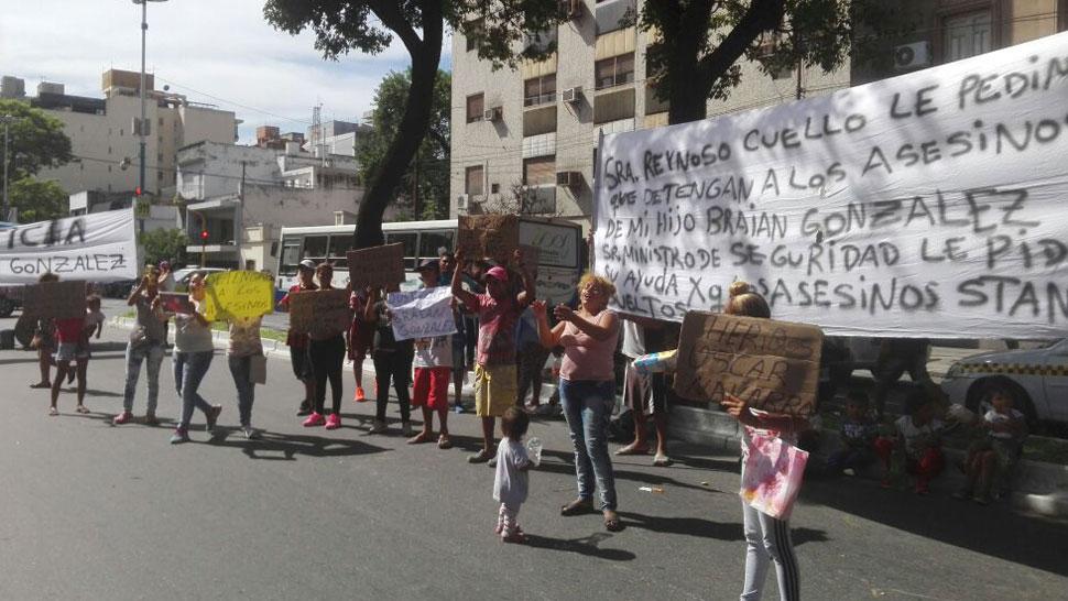 Cortaron Sarmiento al 400 para pedir justicia por la muerte de un ... - La Gaceta Tucumán (Registro) (blog)