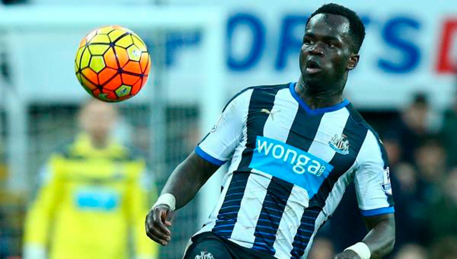 Fallece el futbolista Cheick Tioté durante un entrenamiento Fallece el futbolista Cheick Tioté durante un entrenamiento