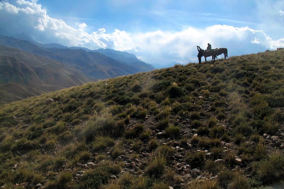 Los Andes seducen con sus curvas y picos triangulares. Toda la cordillera es un canto a la belleza del mundo.