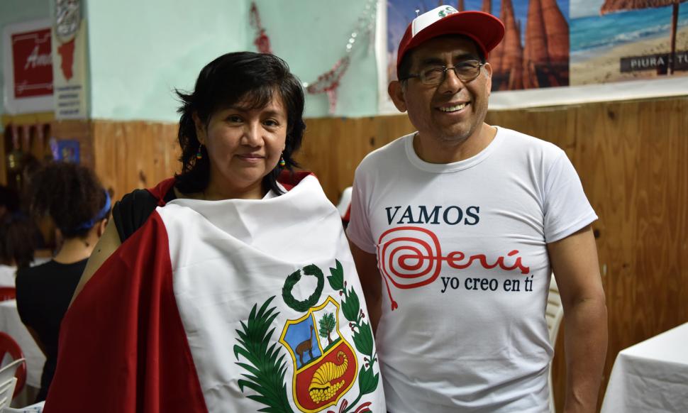 Hinchas peruanos en Tucumán. Argentina contra Perú . Hinchas peruanos. FOTO LA GACETA/ Inés Quinteros Orio.