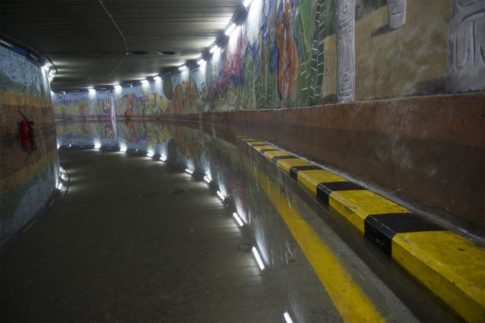 Túneles de las calles Córdoba y Mendoza. FOTO LA GACETA/ JORGE OLMOS SGROSSO.