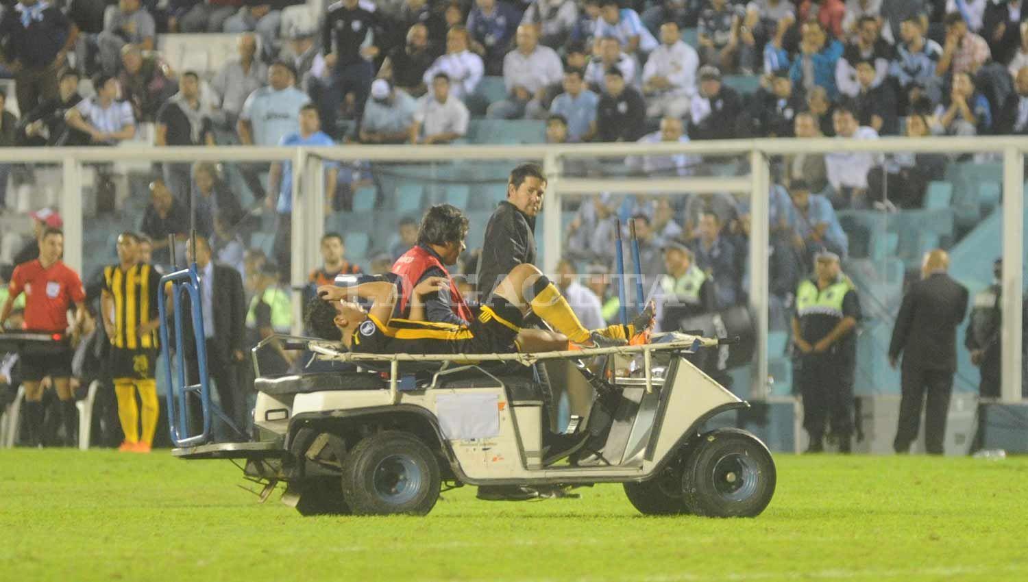 Mathías Corujo se retiró lesionado en los meniscos de su rodilla derecha. LA GACETA / FOTO DE ANTONIO FERRONI