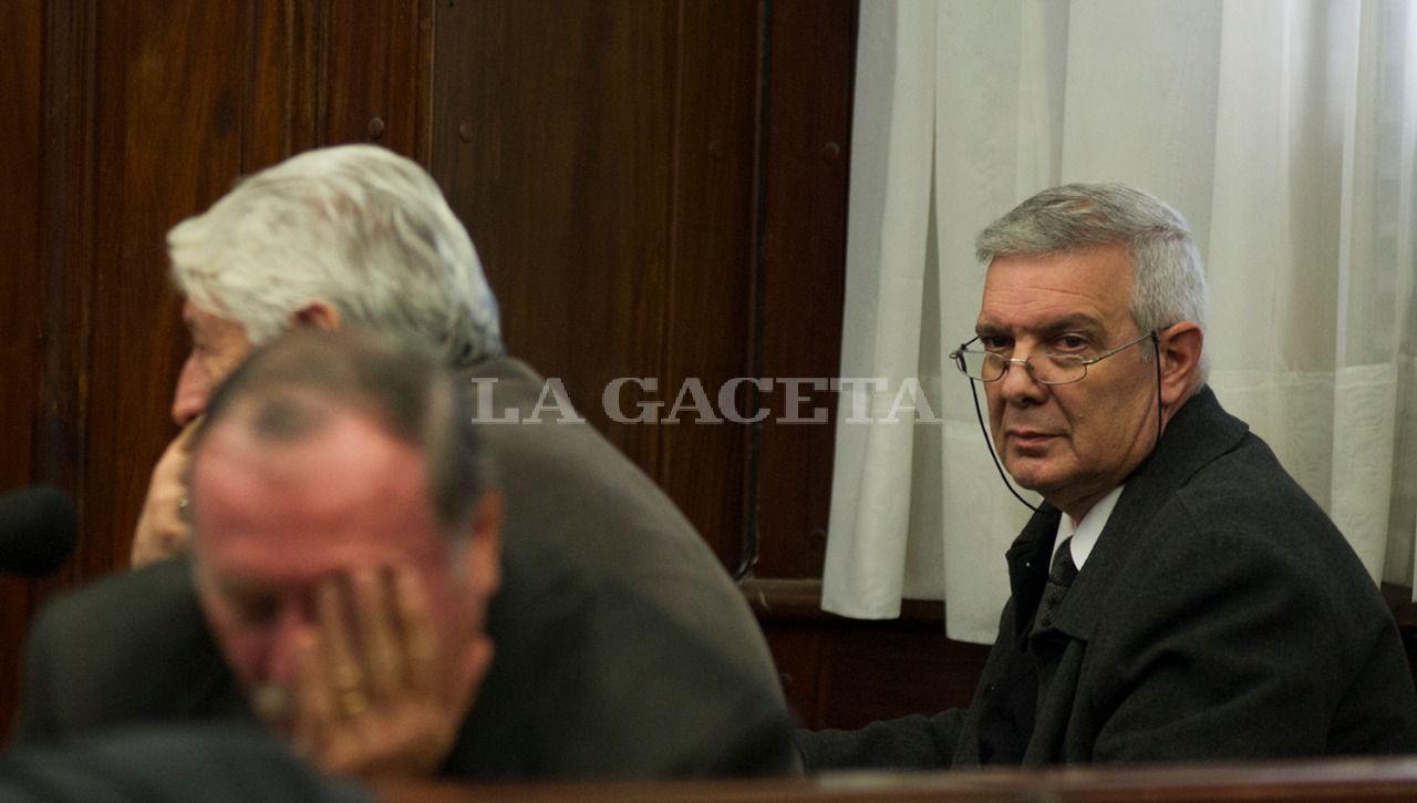 Los acusados de encubrimiento Hugo Sánchez y Eduardo Di Lella durante la audiencia. LA GACETA / FOTO DE JORGE OLMOS SGROSSO