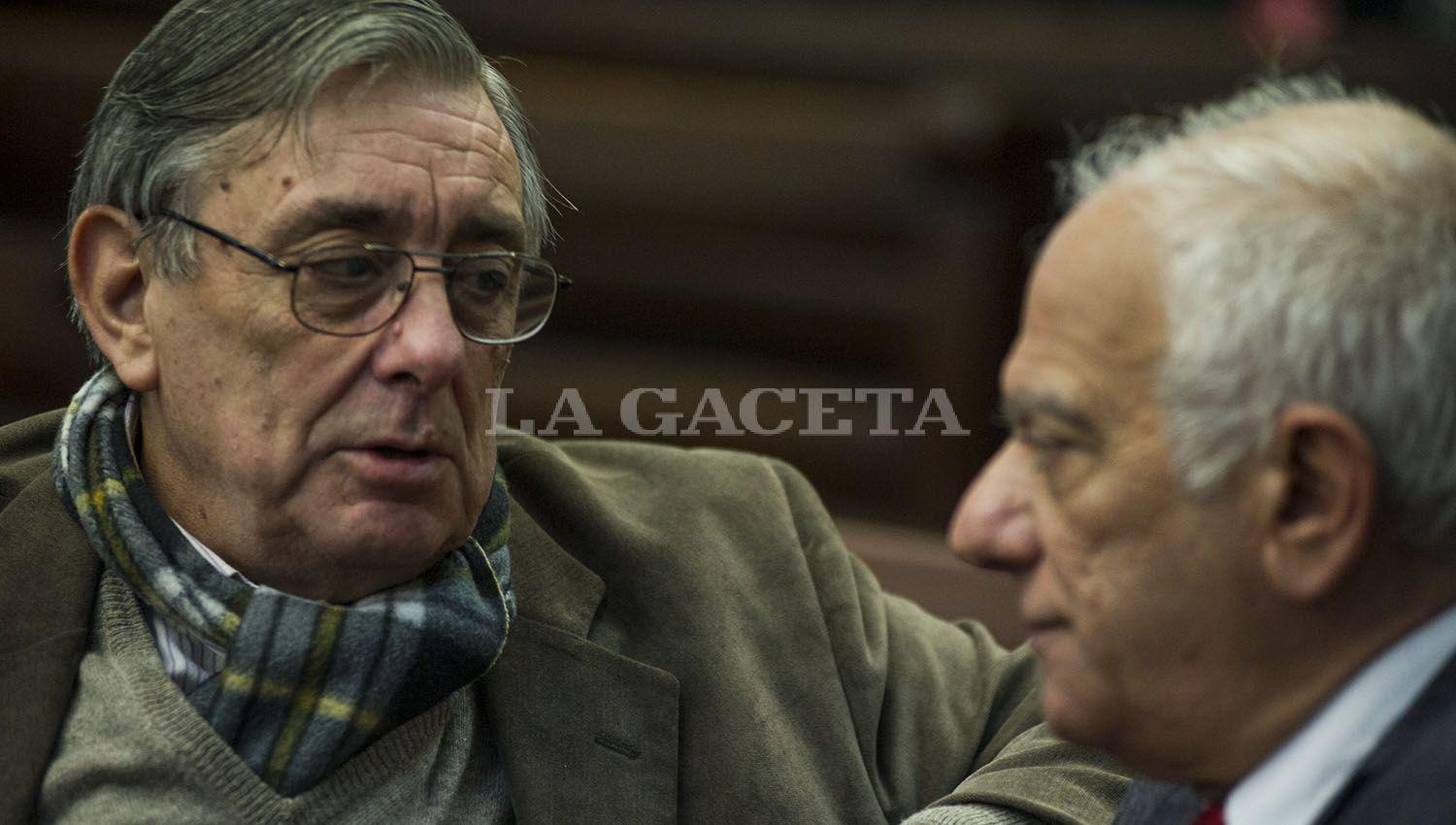 Alberto Lebbos, junto a su abogado Emilio Mrad.  LA GACETA / FOTO DE JORGE OLMSO SGROSSO