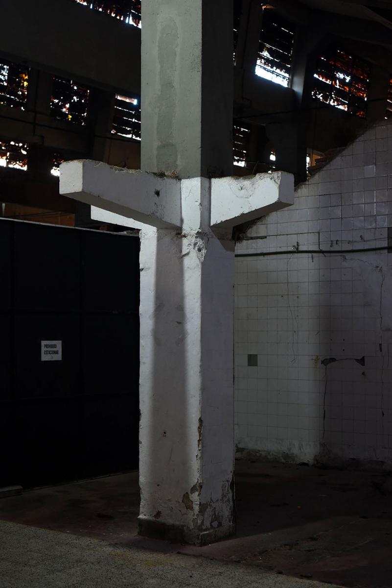 Columna de Hormigón. Foto de Diego Aráoz.