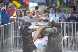 Batalla medieval en el Parque 9 de Julio