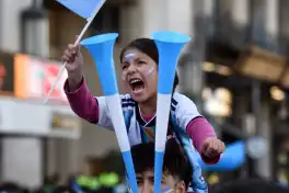 Mundial 2026:  Gritos, heridos y balas de goma: : el festejo terminó de la peor manera en la plaza Independencia