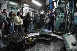 Visita de los lectores a la planta impresora de LA GACETA