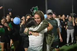 Victoria Sauze recibió un abrazo multitudinario