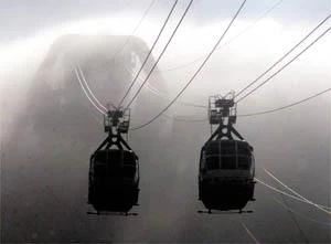 EN BRUMAS. La niebla cubre Río de Janeiro, como anunciando la tormenta financiera que azota al país.