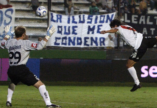Resultado de imagen para gol con la mano de ortega