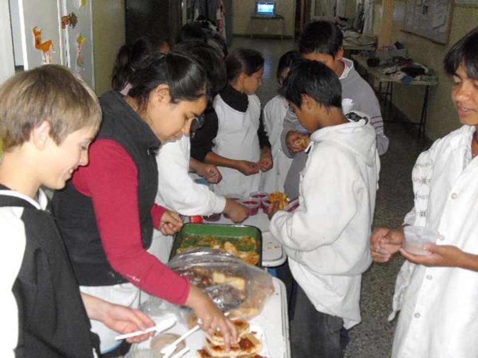 Fabrican sus propios dulces saludables y los venden en el quiosco de la escuela