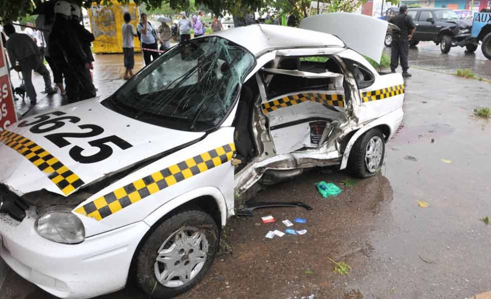 Mueren Tres Personas En Un Violento Choque En La Avenida Roca