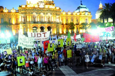 Los docentes lo dejaron solo y Lebbos reaccionó