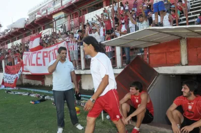 Pisó la cancha y el estadio se vino abajo
