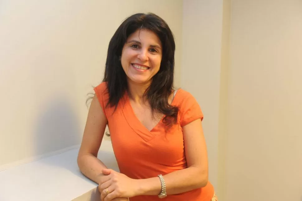 TRABAJANDO EN EE.UU. En el museo bostoniano, Silvina Mizrahi aplica las herramientas del arte para que las minorías hurguen en sus orígenes. LA GACETA / FOTO DE ANTONIO FERRONI 