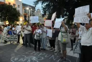 Hay mamás que empiezan a peregrinar en busca de medicamentos para sus hijos