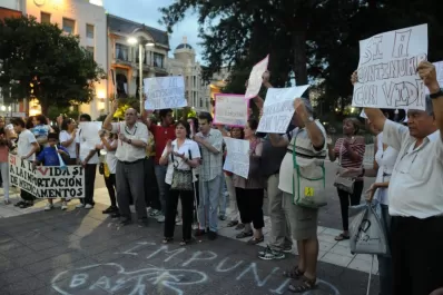 Hay mamás que empiezan a peregrinar en busca de medicamentos para sus hijos