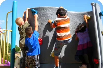 Si tiene menos de 9 y se vacuna por primera vez, tu hijo necesita dos dosis