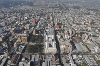 Permitirán construir cocheras en el pulmón de manzana